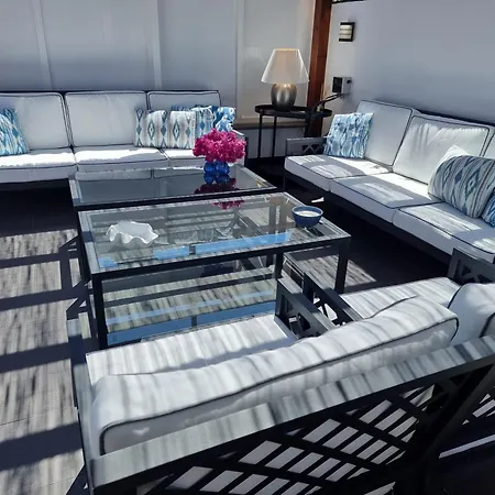 Casa De 2 O 3 Con Gran Terraza En